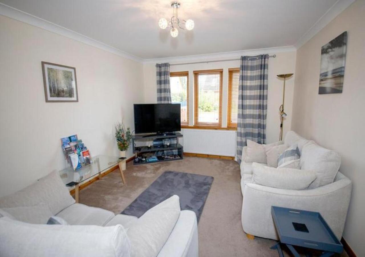 Modern 2 Bedroom Semi Detached House With Own Private Driveway Ferienhaus
